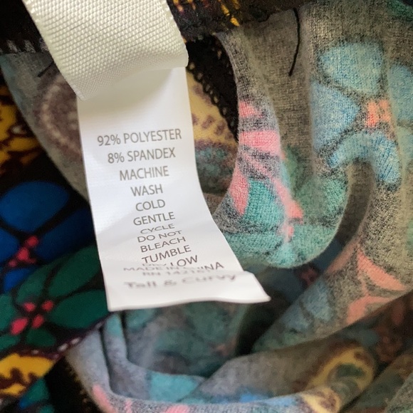 Tall and curvy skull LuLaRoe Leggings - Picture 4 of 4